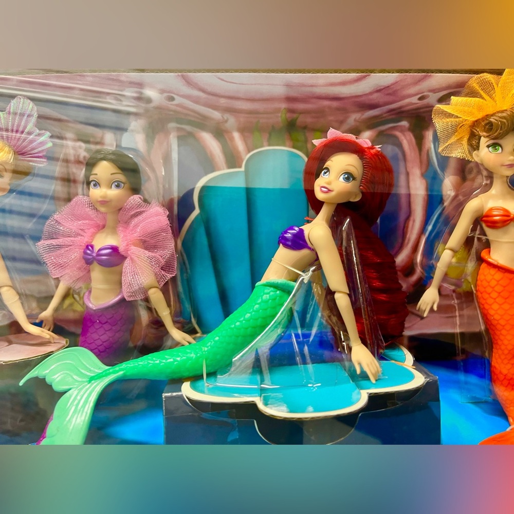 Disney Little Mermaid collectible Themed Box.
